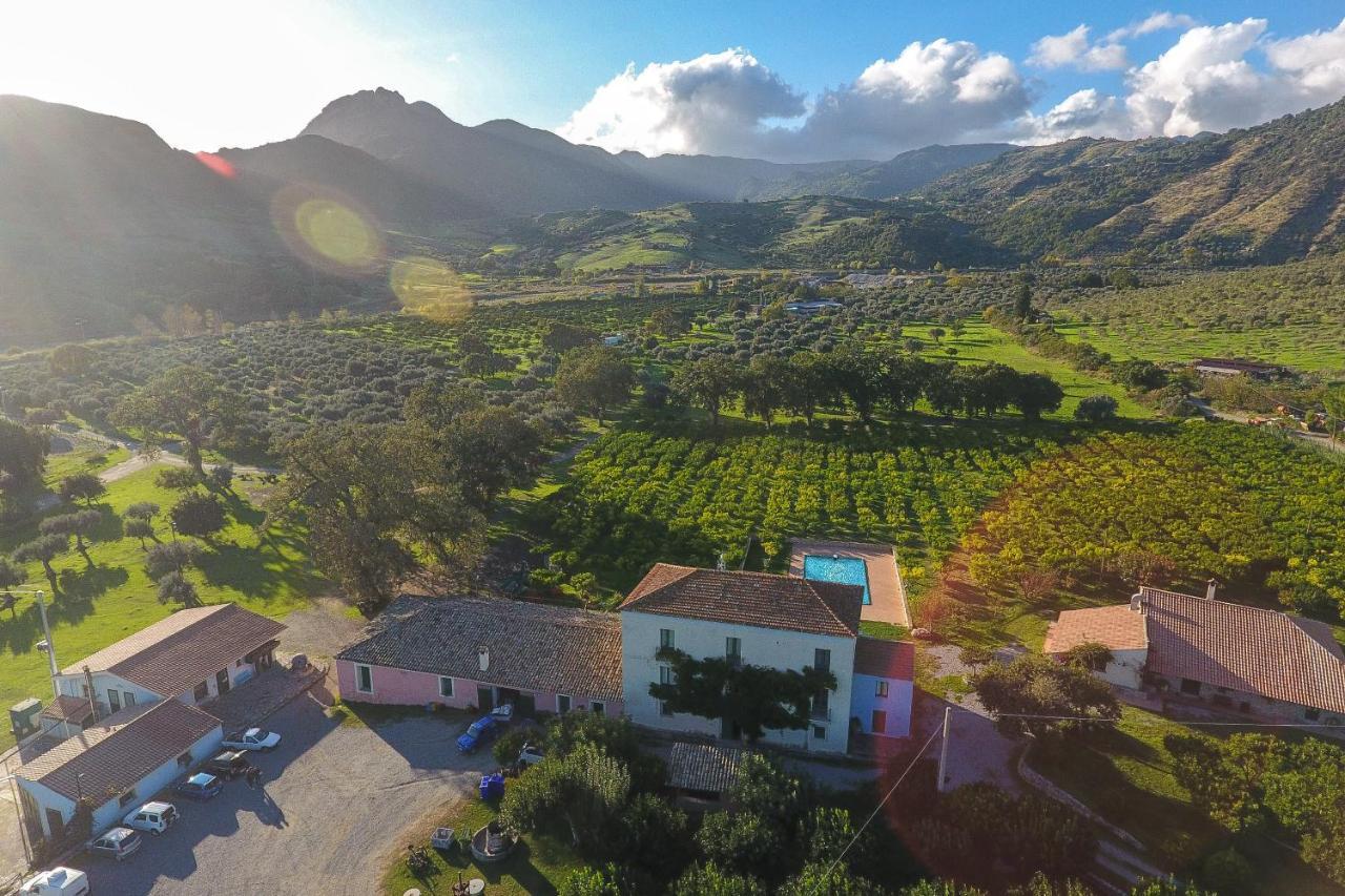 Barone Gr Macri Agriturismo Modi เจราเช ภายนอก รูปภาพ