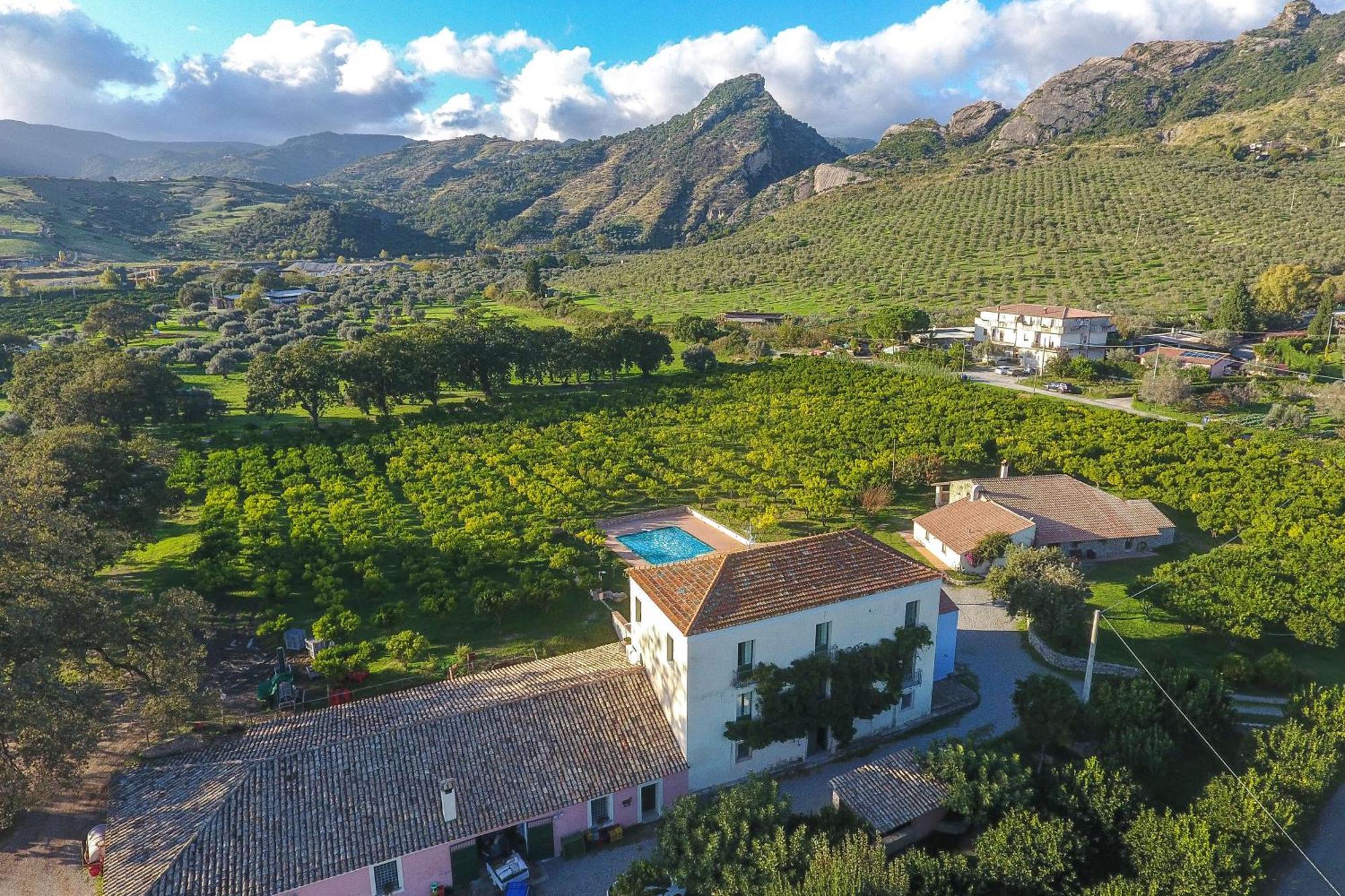 Barone Gr Macri Agriturismo Modi เจราเช ภายนอก รูปภาพ